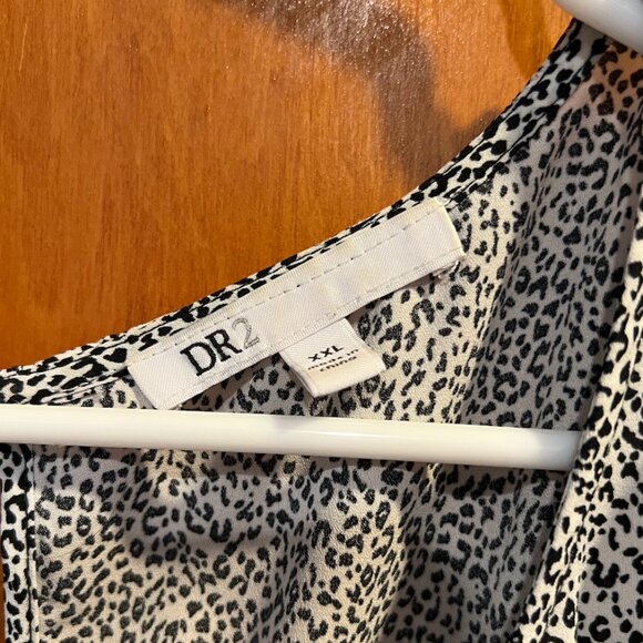 DR2 XXL Black & White Abstract Leopard Print Blouse – Lightweight Short Sleeve T - Picture 3 of 4